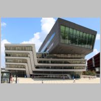 Learning Center of The Vienna University of Economics, Library and Learning Center, photo Fred Romero, Wikipedia.jpg